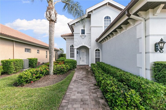 6096 Dogleg Dr in Naples, FL - Foto de edificio - Building Photo