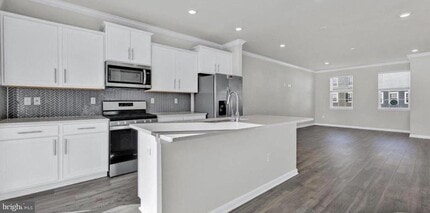 8302 Dieter Dr in Rosedale, MD - Building Photo - Building Photo