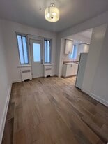 2475 Van Horne Av in Montréal, QC - Building Photo