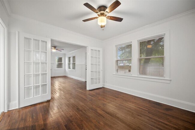 4605 Harmon Ave in Austin, TX - Building Photo - Building Photo