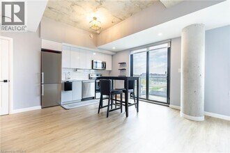 7 Erie Ave in Brantford, ON - Building Photo - Building Photo