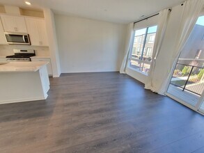 1270 Lakepointe Dr in Schaumburg, IL - Building Photo - Building Photo