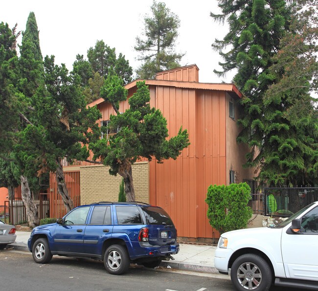 6319 Stafford Ave in Huntington Park, CA - Foto de edificio - Building Photo