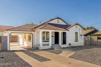 423 E Crescent Ave in Mesa, AZ - Building Photo - Building Photo