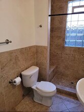 2350 W Grand Ave in Chicago, IL - Building Photo - Building Photo