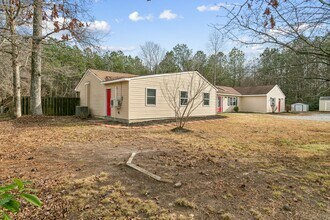 8157 Sheffield Dr in Gloucester, VA - Building Photo - Building Photo