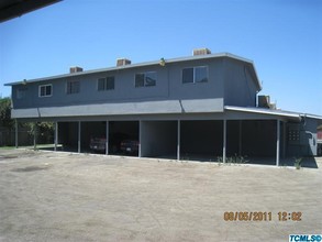 938 N A St in Tulare, CA - Building Photo - Building Photo