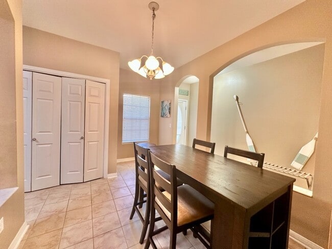 507 31st St in Niceville, FL - Foto de edificio - Building Photo