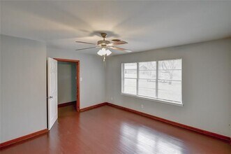 1002 N Stewart St in Azle, TX - Building Photo - Building Photo