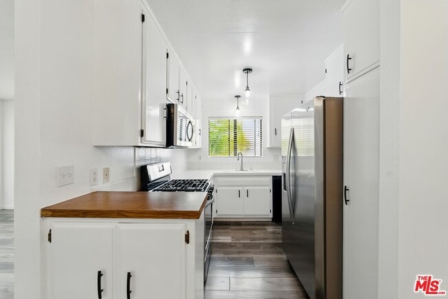 1640 S Bentley Ave in Los Angeles, CA - Building Photo - Building Photo