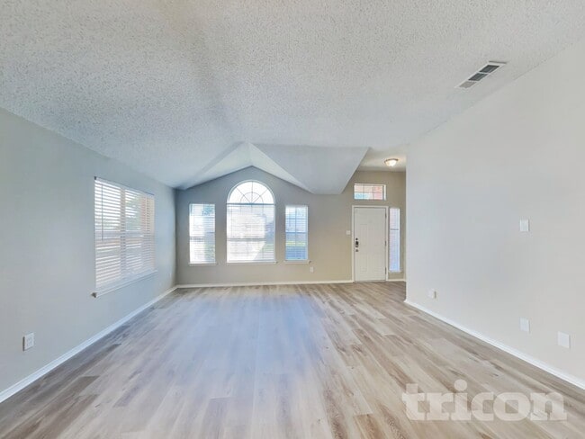 6002 Flyers Ln in Arlington, TX - Building Photo - Building Photo