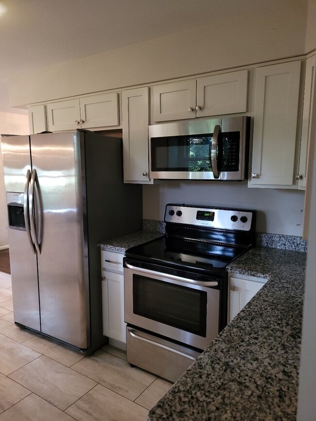 30W215 Allister Ln in Naperville, IL - Building Photo - Building Photo