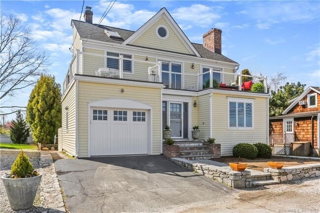 property at 4 Scofield Pl