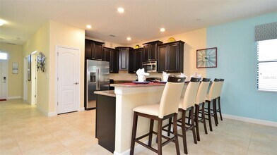 1424 ROLLING FAIRWAY Dr in Four Corners, FL - Building Photo - Building Photo