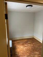 34 Bartlett St, Unit 6 in Lewiston, ME - Building Photo - Building Photo
