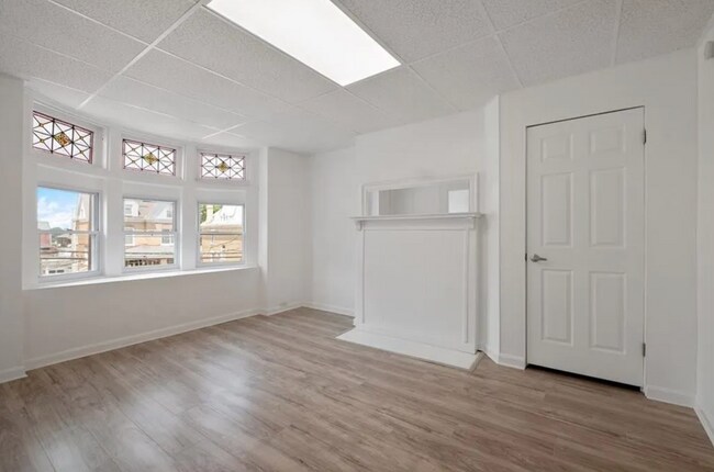 7472 McClure Ave, Unit #2 in Pittsburgh, PA - Foto de edificio - Building Photo