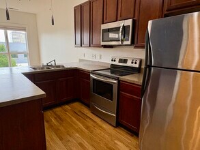 233 E Saint Joseph St, Unit 3E in Indianapolis, IN - Building Photo - Building Photo