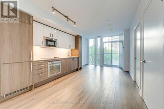 77 Mutual St in Toronto, ON - Building Photo - Building Photo