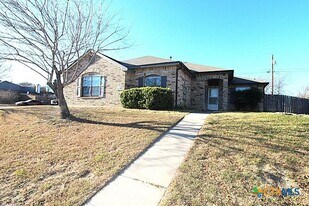 401 E Hogan Dr in Copperas Cove, TX - Building Photo