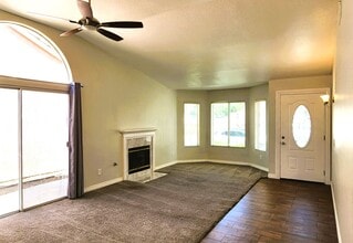 2257 Oak Ave in Hemet, CA - Building Photo - Building Photo