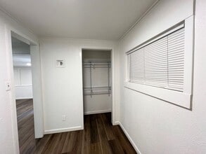 301 N Columbus Ave in Medford, OR - Building Photo - Building Photo