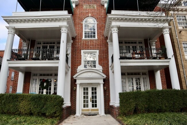 3006 Monument Ave in Richmond, VA - Building Photo - Building Photo