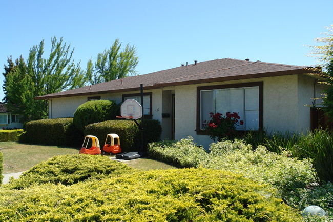 952 Zarick Dr in San Jose, CA - Foto de edificio - Building Photo