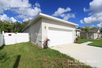 1005 Cannock Dr in Kissimmee, FL - Building Photo - Building Photo