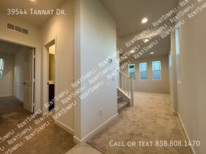 39544 Tannat Dr in Temecula, CA - Foto de edificio - Building Photo