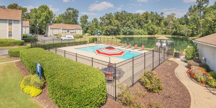 Rocky Creek Apartments in Augusta, GA - Foto de edificio - Building Photo