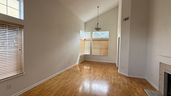 16 Souza Ct in Alameda, CA - Building Photo - Building Photo