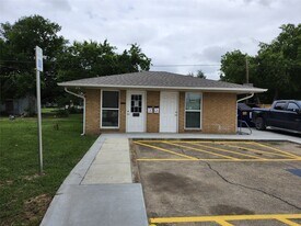 306 W Avenue D in Rosebud, TX - Building Photo