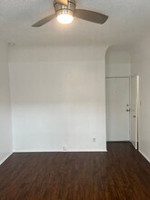 HAP PARTNERS V LLC-4234 in Los Angeles, CA - Building Photo - Interior Photo