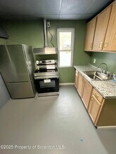 258 Main St in Dupont, PA - Building Photo - Building Photo