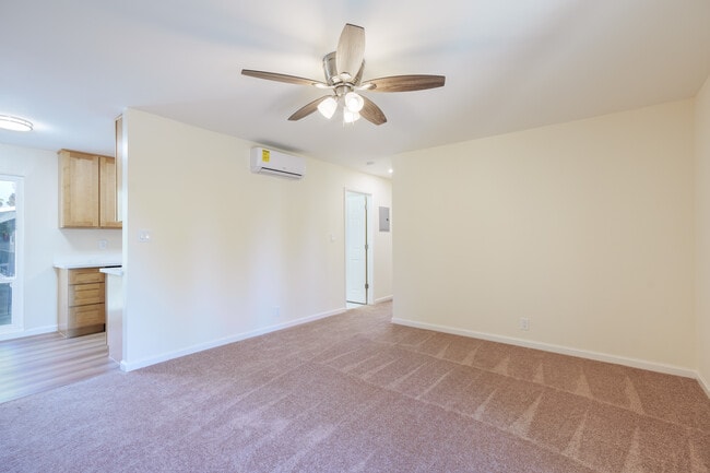 2347 Pacheco St in Concord, CA - Foto de edificio - Interior Photo