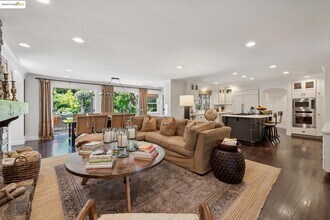 160 Requa Rd in Piedmont, CA - Building Photo - Building Photo