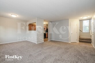 10870 Sweetsen Rd in Camby, IN - Foto de edificio - Building Photo