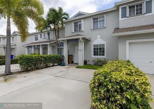 1142 SW 44th Way in Deerfield Beach, FL - Building Photo - Building Photo