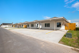 3504 Frio Ave, Unit 1 in McAllen, TX - Foto de edificio - Building Photo