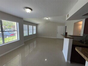 15591 SW 105th Terrace in Miami, FL - Building Photo - Building Photo
