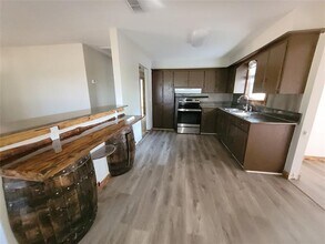 10742 Co Rd 3707 in Wills Point, TX - Building Photo - Building Photo