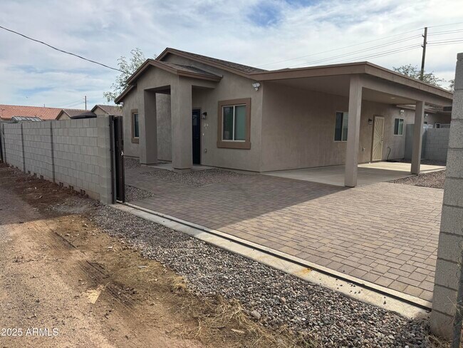 2814 E Roeser Rd in Phoenix, AZ - Building Photo - Building Photo