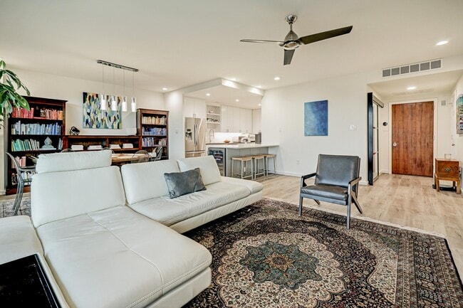 2200 Willowick Rd in Houston, TX - Building Photo - Building Photo