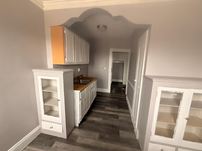 14300 Lakeshore Blvd in Cleveland, OH - Foto de edificio - Building Photo