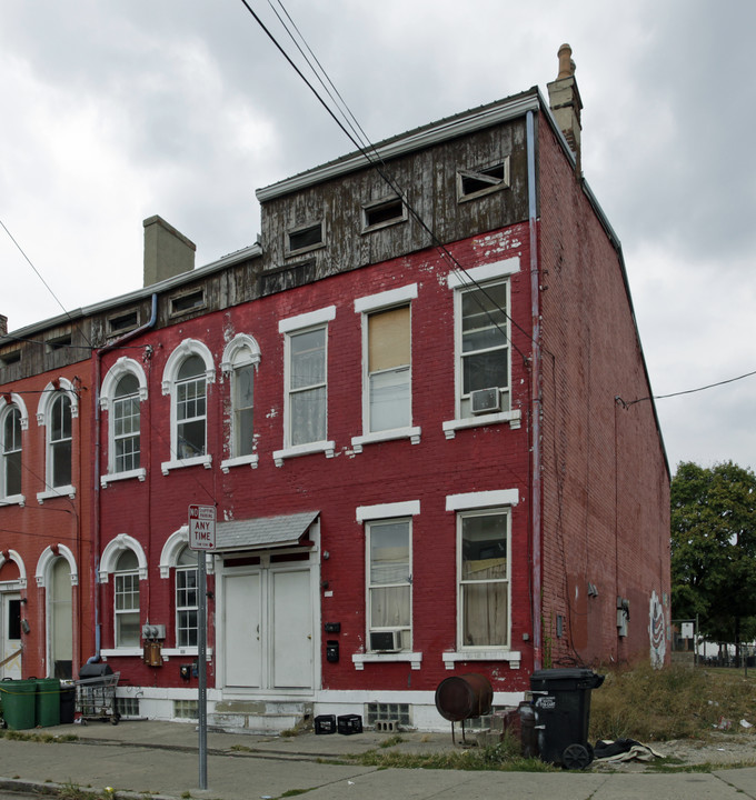 806-808 Poplar St in Cincinnati, OH - Foto de edificio