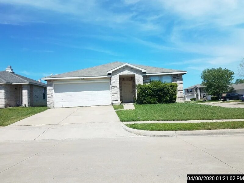 900 Rose Crystal Way in Fort Worth, TX - Building Photo