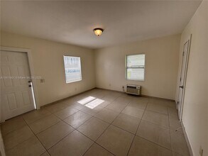 1711 Fillmore St in Hollywood, FL - Foto de edificio - Building Photo