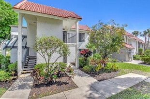 5715 Fairway Park Dr in Boynton Beach, FL - Building Photo