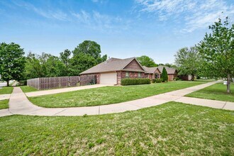 2981 N Raven Ln in Fayetteville, AR - Building Photo - Building Photo