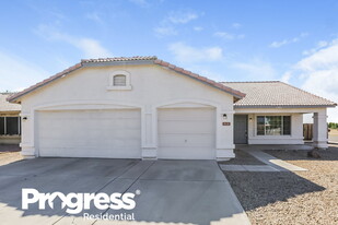 8119 W Citrus Way in Glendale, AZ - Building Photo